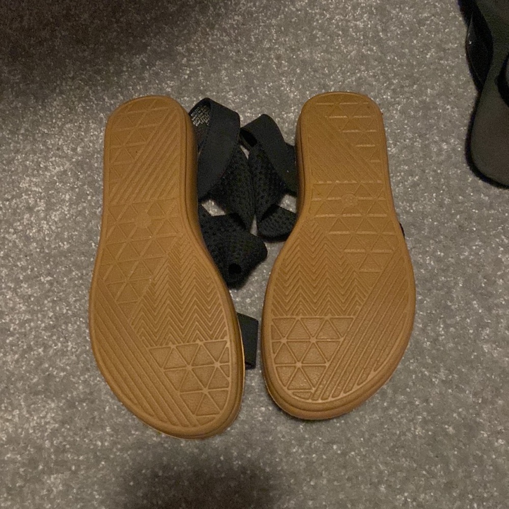 Daisy Fuentes Sandals - Picture 2 of 4